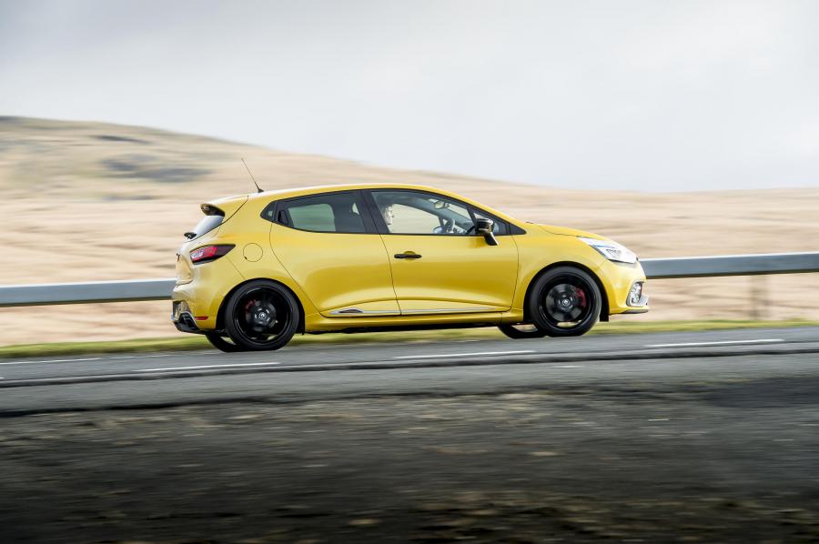 Renault Clio R.S. 220 Trophy 2016 года  (UK) (фото 24 из 30)